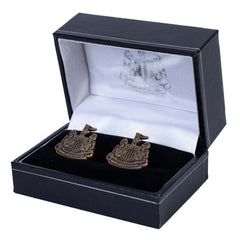 Newcastle United FC Antique Gold Cufflinks LKT Sport Antique gold style finish cufflinksFeaturing a highly detailed formed Newcastle crestOn a bullet back fixingOfficial licensed productApprox 20mm x 20mm Cufflinks