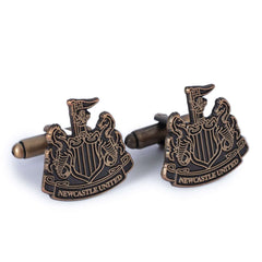 Newcastle United FC Antique Gold Cufflinks LKT Sport Antique gold style finish cufflinksFeaturing a highly detailed formed Newcastle crestOn a bullet back fixingOfficial licensed productApprox 20mm x 20mm Cufflinks