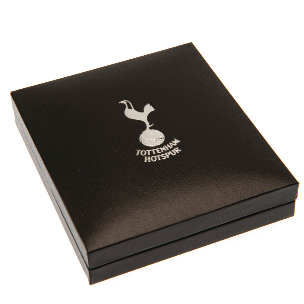 https://imageoffloads.taylorsmerchandise.com/wp-content/uploads/TM-03616-Tottenham-Hotspur-FC-Silver-Plated-Boxed-Pendant-3.jpg