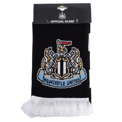https://imageoffloads.taylorsmerchandise.com/wp-content/uploads/TM-05564-Newcastle-United-FC-Bar-Scarf-3.jpg