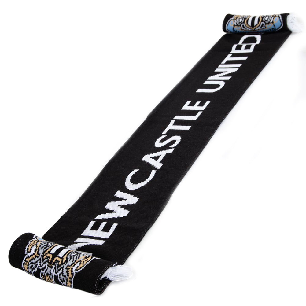 https://imageoffloads.taylorsmerchandise.com/wp-content/uploads/TM-05565-Newcastle-United-FC-Crest-Scarf-2.jpg