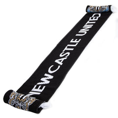https://imageoffloads.taylorsmerchandise.com/wp-content/uploads/TM-05565-Newcastle-United-FC-Crest-Scarf-2.jpg