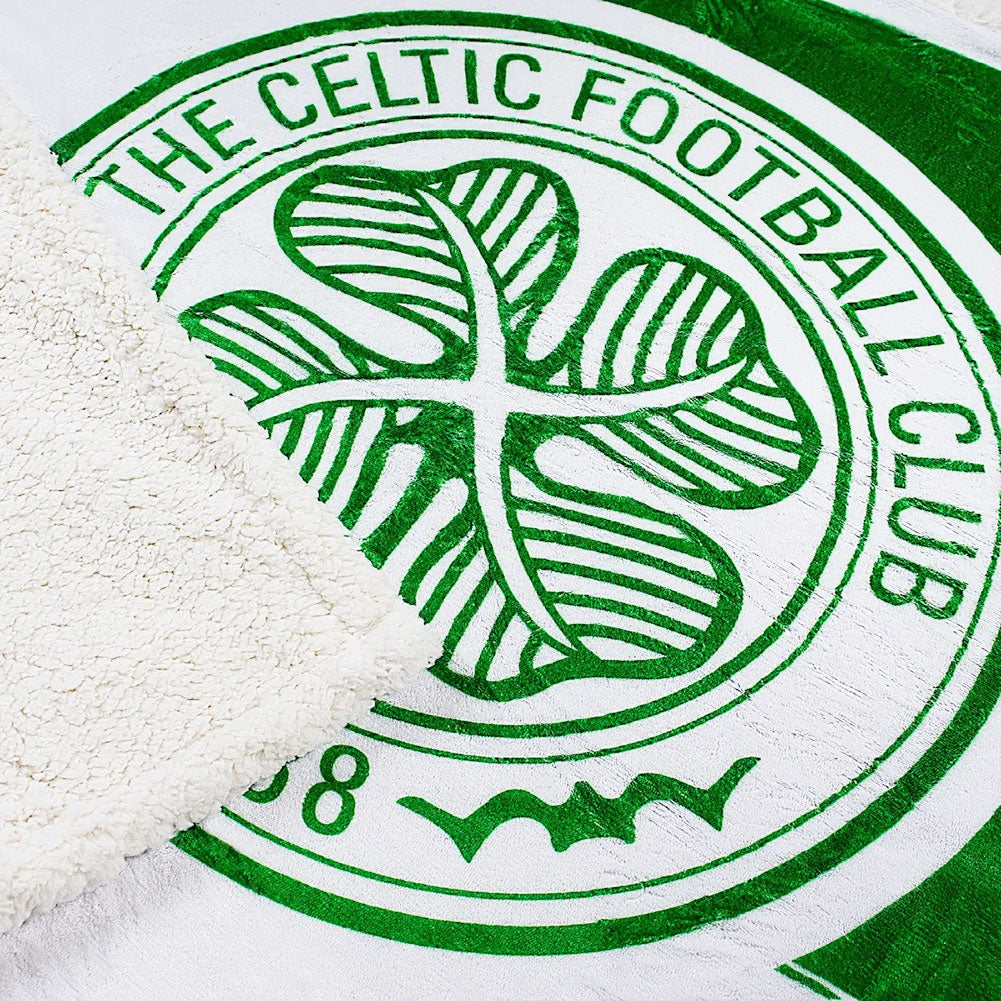 https://imageoffloads.taylorsmerchandise.com/wp-content/uploads/TM-06003-Celtic-FC-Sherpa-Fleece-Blanket-1.jpg