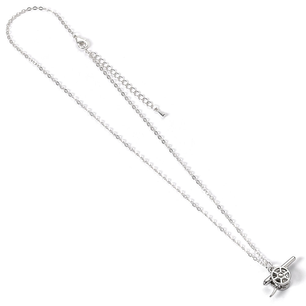 https://imageoffloads.taylorsmerchandise.com/wp-content/uploads/TM-06395-Arsenal-FC-Silver-Finish-Cannon-Necklace-2.jpg