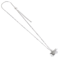 https://imageoffloads.taylorsmerchandise.com/wp-content/uploads/TM-06395-Arsenal-FC-Silver-Finish-Cannon-Necklace-2.jpg