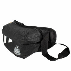 https://imageoffloads.taylorsmerchandise.com/wp-content/uploads/TM-06593-Newcastle-United-FC-Stripe-Cross-Body-Bag-2.jpg