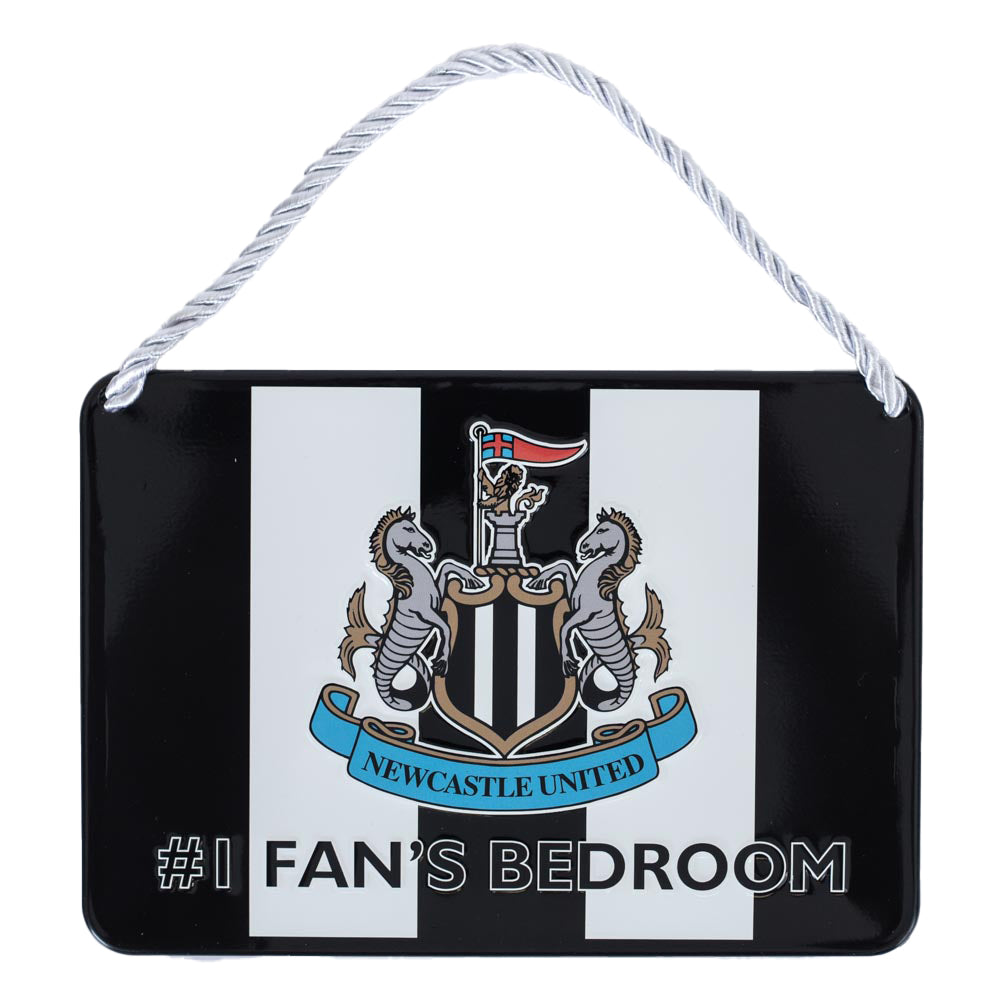 https://imageoffloads.taylorsmerchandise.com/wp-content/uploads/TM-06722-Newcastle-United-FC-No1-Fan-Stripe-Bedroom-Sign-1.jpg