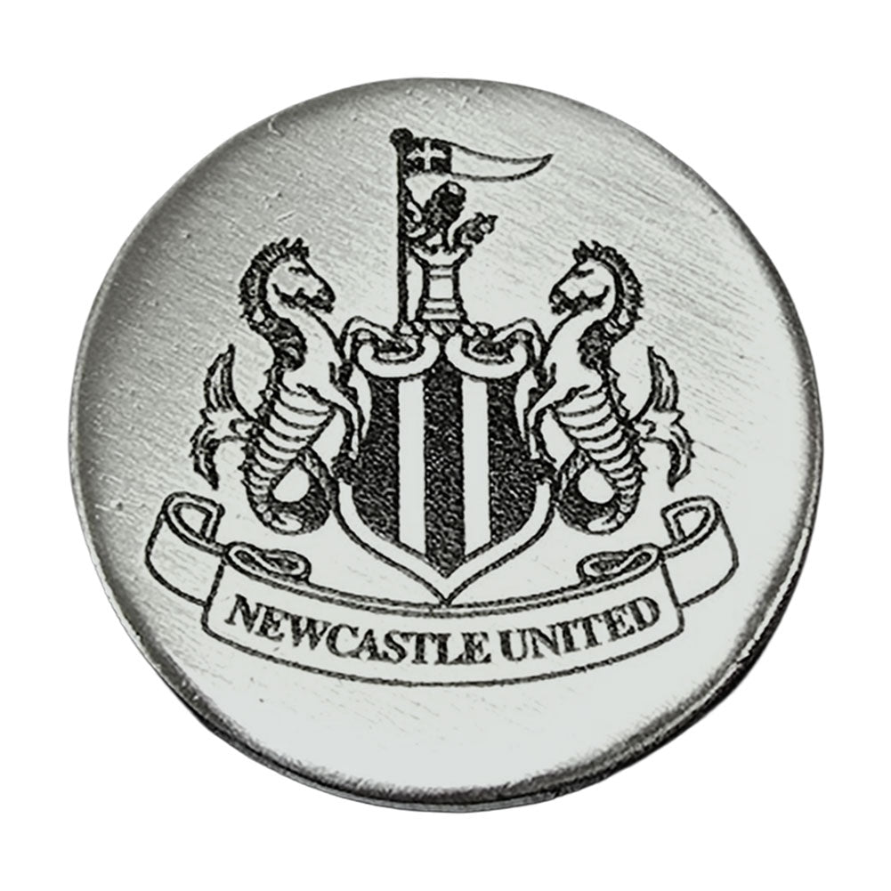 https://imageoffloads.taylorsmerchandise.com/wp-content/uploads/TM-07194-Newcastle-United-FC-Antique-Keyring-Badge-Set-2.jpg