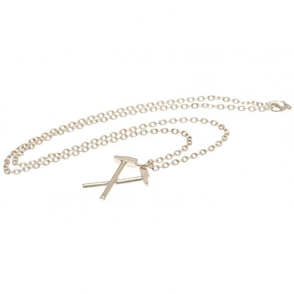 https://imageoffloads.taylorsmerchandise.com/wp-content/uploads/132103-West-Ham-United-FC-Silver-Plated-Pendant-Chain-HM.jpg