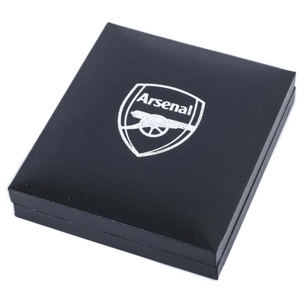 Arsenal FC 18ct Gold Plated on Silver Cannon Pendant & Chain LKT Sport 18ct Gold Plated on Sterling Silver pendant and necklaceFeaturing the Arsenal cannon pendant on the chain necklaceWith a lobster claspOfficial licensed productChain approx 49cm (19in)P