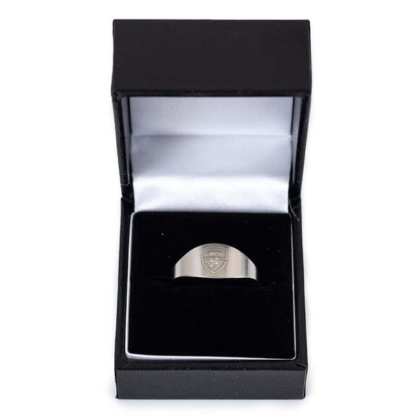 Arsenal FC Oval Ring Small LKT Sport Stainless steel oval design ring in a brushed satin finishEngraved with the Arsenal crestOfficial licensed productInternal diameter approx 19mmRing size R Rings