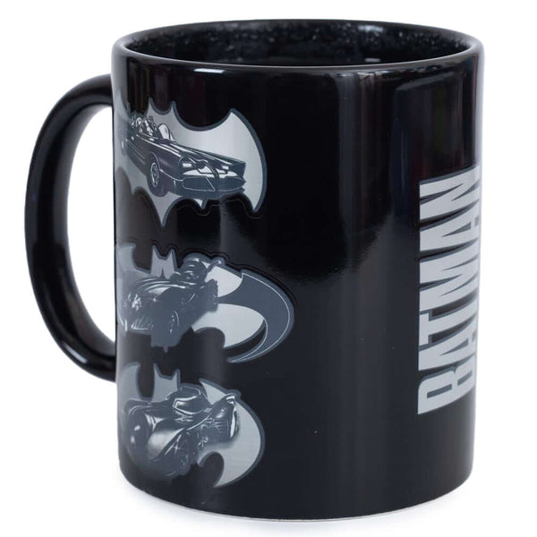 Batman Heat Changing Mug LKT Sport Ceramic everyday coffee mug with a heat sensitive designDesign changes as the contents heat and coolBlack mug featuring the Batman logos, which transfers to images of the Batmobile when hotHand wash onlyOfficial licensed