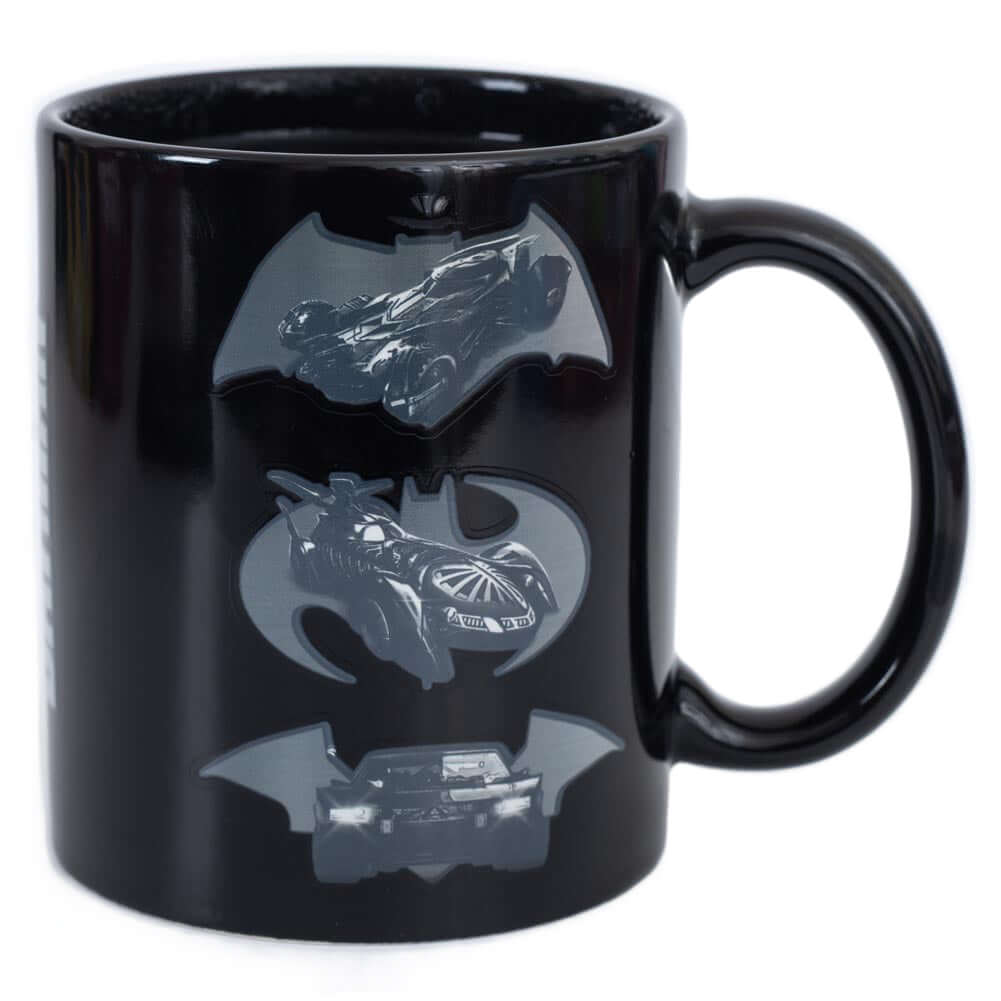 Batman Heat Changing Mug LKT Sport Ceramic everyday coffee mug with a heat sensitive designDesign changes as the contents heat and coolBlack mug featuring the Batman logos, which transfers to images of the Batmobile when hotHand wash onlyOfficial licensed