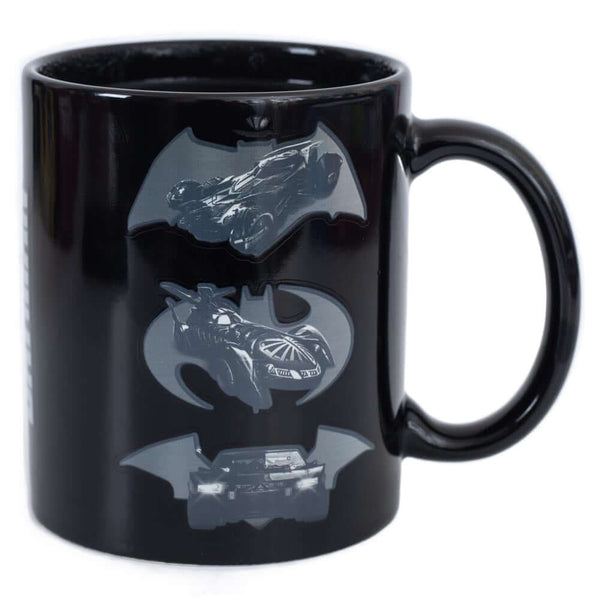 Batman Heat Changing Mug LKT Sport Ceramic everyday coffee mug with a heat sensitive designDesign changes as the contents heat and coolBlack mug featuring the Batman logos, which transfers to images of the Batmobile when hotHand wash onlyOfficial licensed