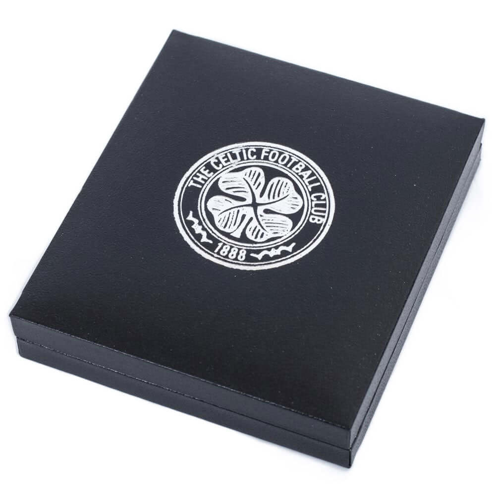 Celtic FC 18ct Gold Plated on Silver Pendant & Chain LKT Sport 18ct Gold Plated on Sterling Silver pendant and necklaceFeaturing the Celtic crest pendant on the chain necklaceWith a lobster claspOfficial licensed productChain approx 49cm (19in)Pendant app