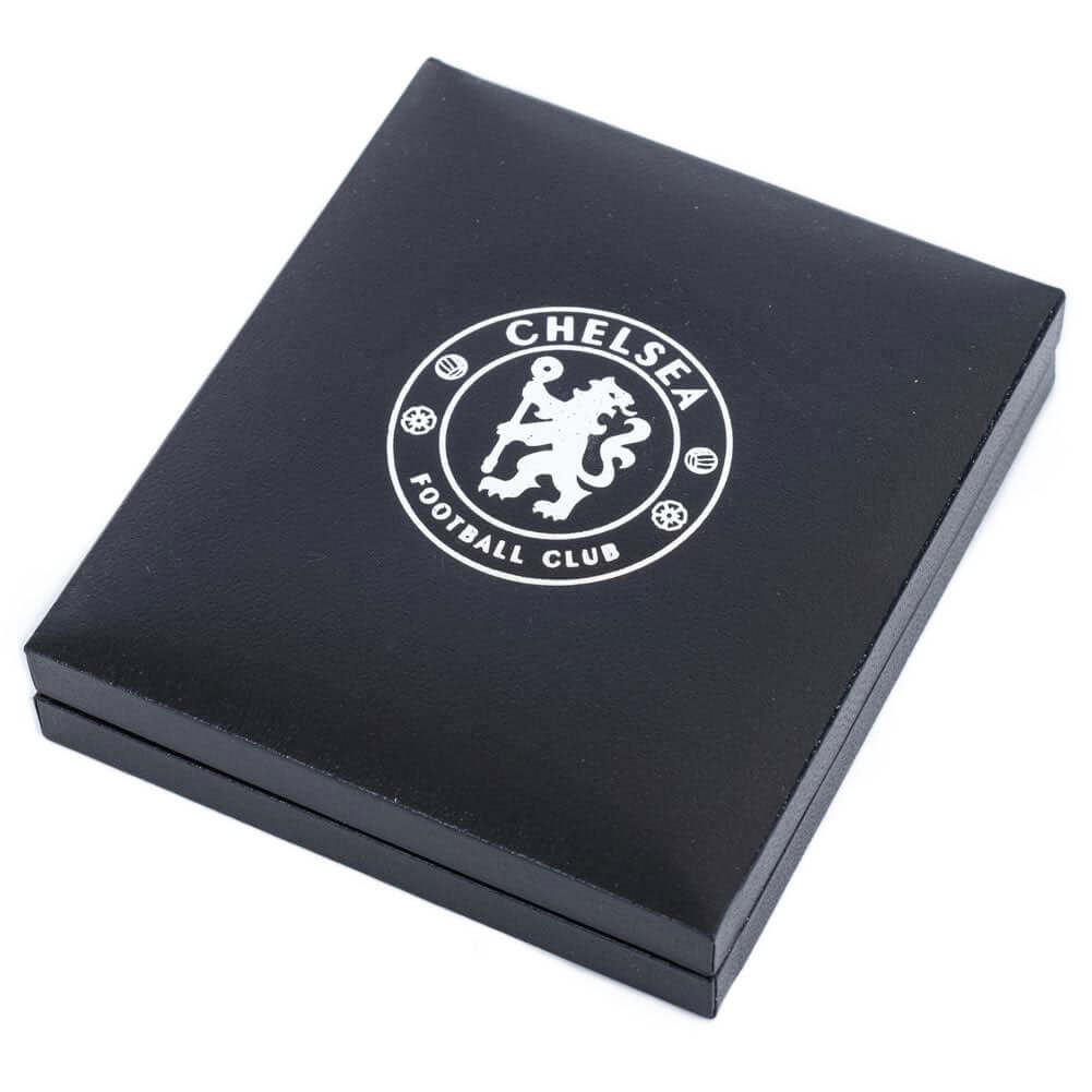 Chelsea FC 18ct Gold Plated on Silver Pendant & Chain LKT Sport 18ct Gold Plated on Sterling Silver pendant and necklaceFeaturing the Chelsea crest pendant on the chain necklaceWith a lobster claspOfficial licensed productChain approx 49cm (19in)Pendant a