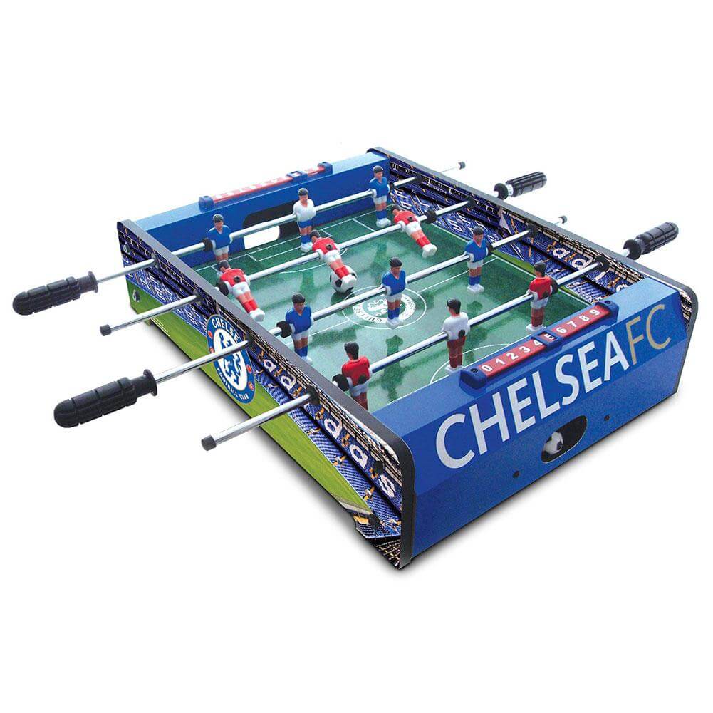 Chelsea FC 20 inch Football Table Game LKT Sport Table top, football game in a stadium and pitch design6 players per team in navy or whiteSturdy construction with grass effect printed pitchA score indicator on each sideComplete with two plastic ballsReali Hauptbild