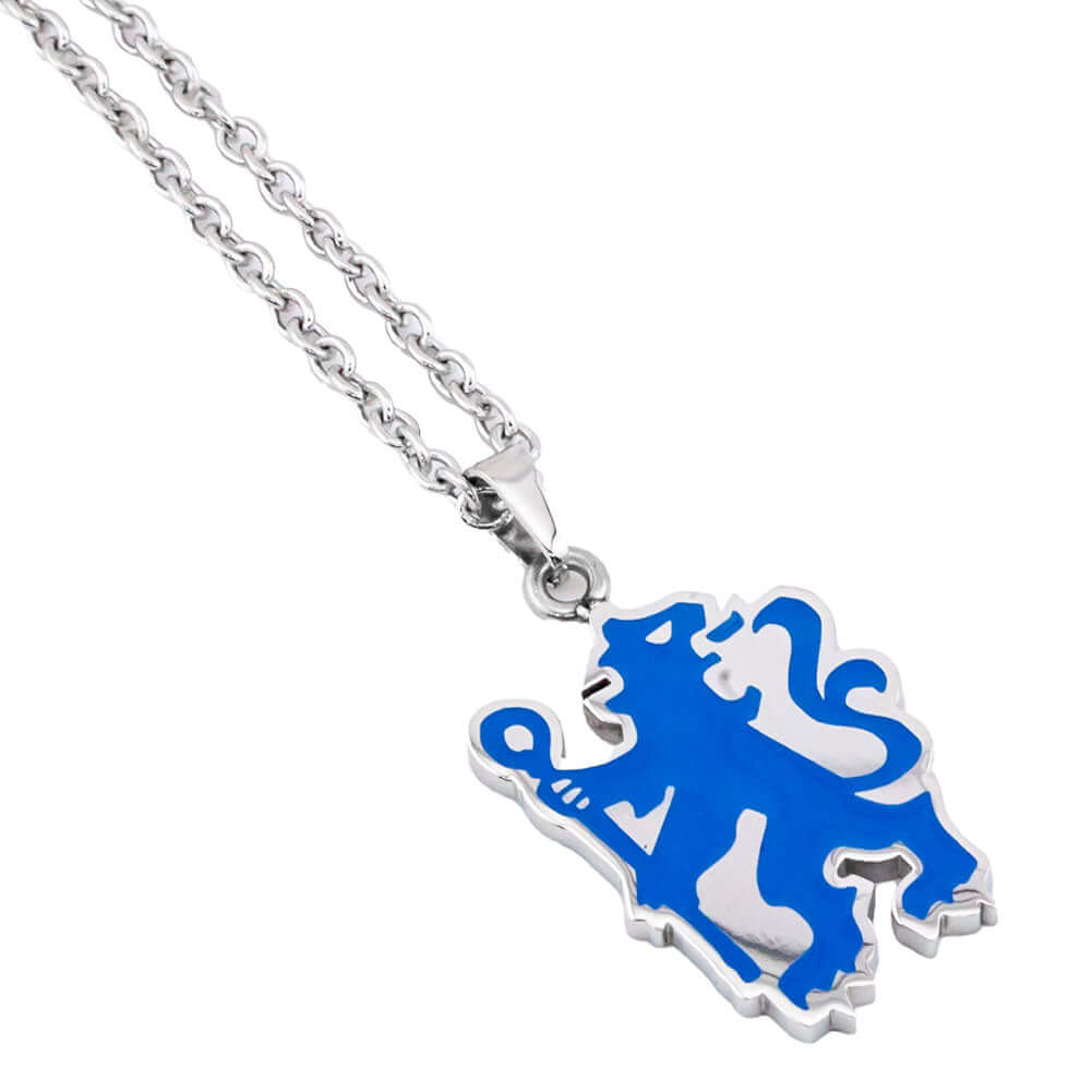 Chelsea FC Colour Lion Pendant & Chain LKT Sport Stainless steel shaped pendant with ball chainFeaturing an enamel colour finish Chelsea LionOfficial licensed productChain approx 50cm (19in)Pendant approx 25mm x 15mm Necklaces Hauptbild