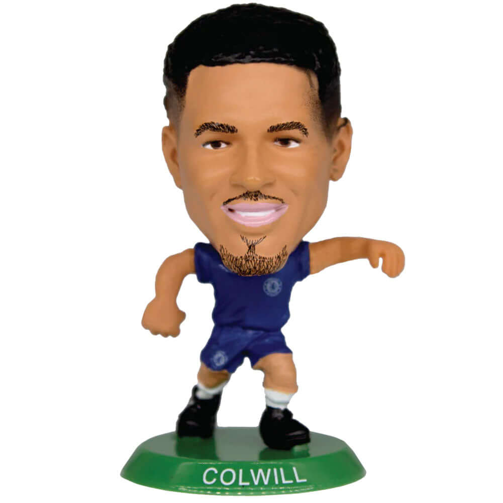 Chelsea FC SoccerStarz Colwill LKT Sport Levi Colwill Soccerstarz collectable figureFeatures classic Chelsea home kitStands 5cm tall on a green baseOfficial licensed productApprox 5cm x 2.5cm x 2.5cm Action Figures Imagen principal del producto