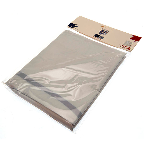 England FA 3 Lions Flag LKT Sport Large 100% polyester supporters flagWhite flag featuring the England crest and Three Lions textPerfect for any wall with ready to hang metal eyeletsOfficial licensed productApprox 152cm x 91cm (5ft x 3ft) Flags