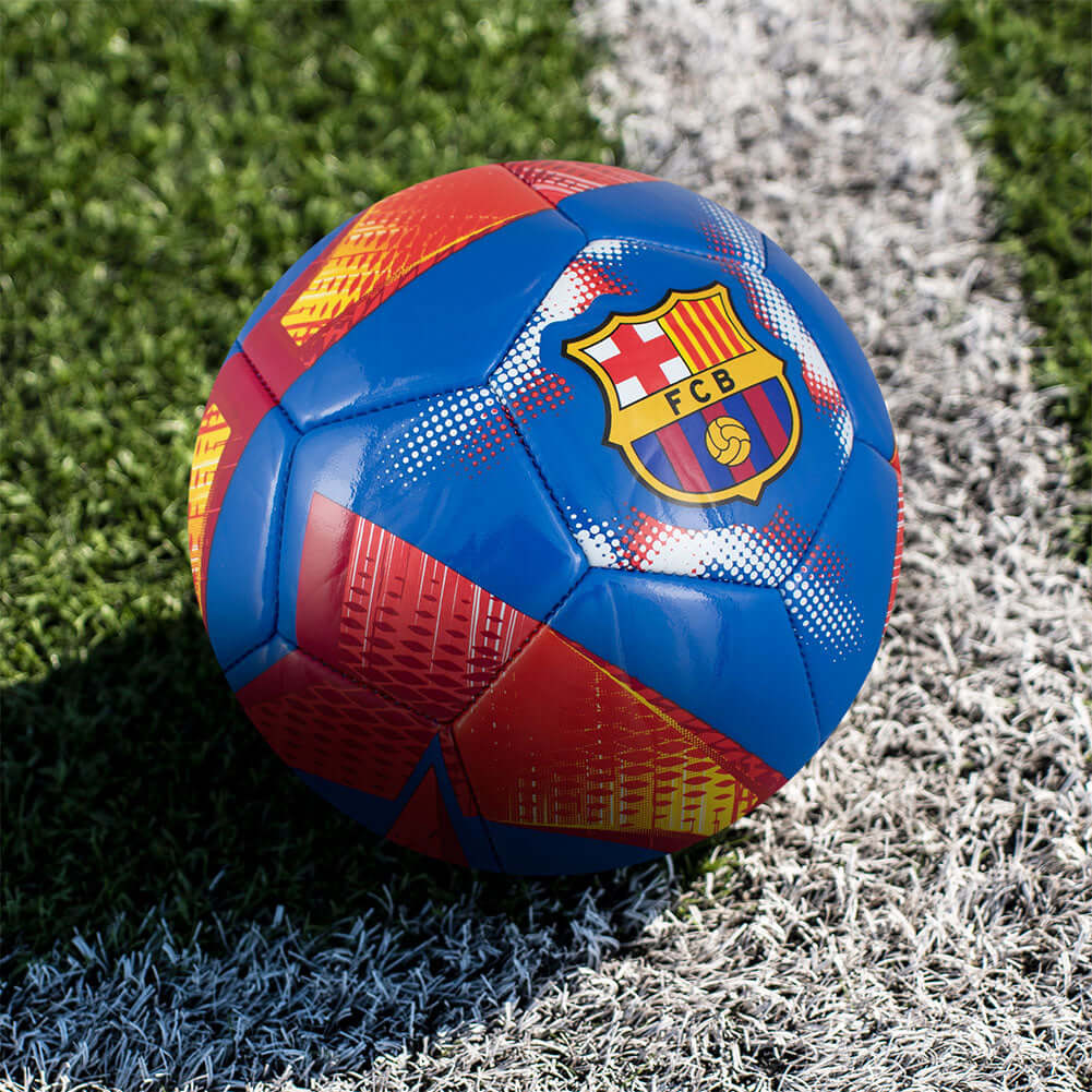 FC Barcelona Spiral Size 3 Football LKT Sport Spiral design PVC 32 panel footballFeaturing a full colour FCB crestSuitable for 6 to 9 yrs oldOfficial licensed productSize 3 footballApprox 63cm in circumference Soccer Balls