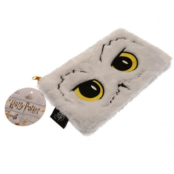Harry Potter Pencil Case Hedwig Owl LKT Sport Soft plush zipped pencil case Features the fluffy face of Hedwig the Owl For all you stationery storage needs at home or at school Official licensed product Approx 24cm x 15cm With a swing tag Pen & Pencil Cas
