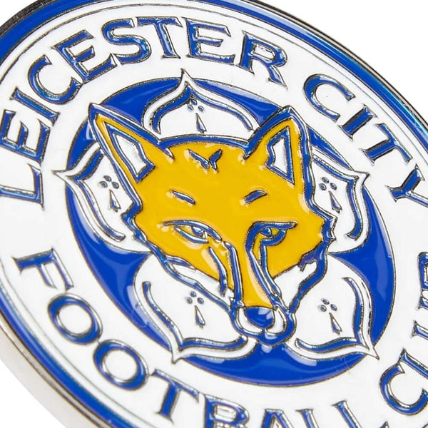Leicester City FC Crest Keyring LKT Sport Metal crest shaped keyring with chain and split ringDie stamped design with vibrant red enamel infillMetal alloy with silver style finishOfficial licensed product Keychains