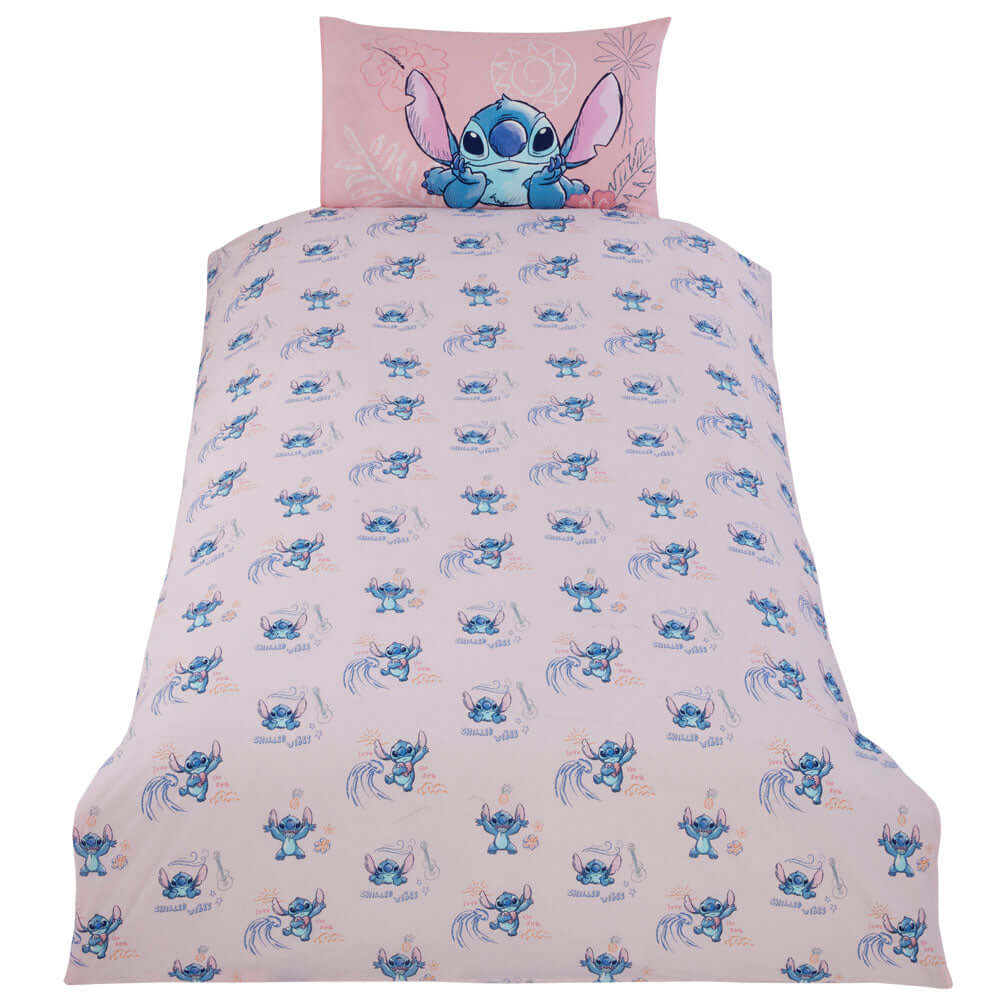 Lilo & Stitch Aloha Single Duvet Set LKT Sport Bed linen set to fit standard single bedsDusty pink quilt cover featuring an Hawaiian motif of StitchReverse features a multi Stitch designDusty pink pillowcase featuring Stitch45% Polyester 55% cotton, machi