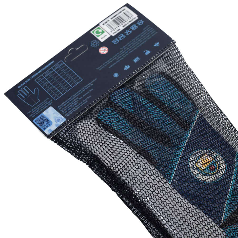 Manchester City FC Fuse Goalkeeper Gloves Yths LKT Sport Fuse design goalkeeper gloves featuring a full colour City crestWith a latex foam palm and lightweight foam backingElastic strap for secure fitOfficial licensed productSize youthsTo fit approx 79-86