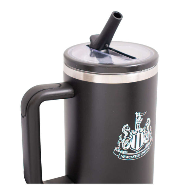 Newcastle United FC 40oz Tumbler LKT Sport Black 40oz thermal tumbler, ideal for Newcastle fans of all agesKeep your drinks hot or cold for hours with double-walled insulationIncludes a soft grip handle for extra comfortWith a sturdy drinking spout to avo