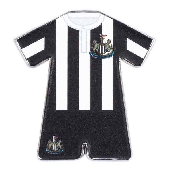 Newcastle United FC 96 Retro Home Kit Badge LKT Sport Metal retro kit shaped pin badgeDie stamped design with full colour infilWith butterfly clasp fixingMetal alloy with silver style finishOfficial licensed productApprox 30mm x 25mm Pins