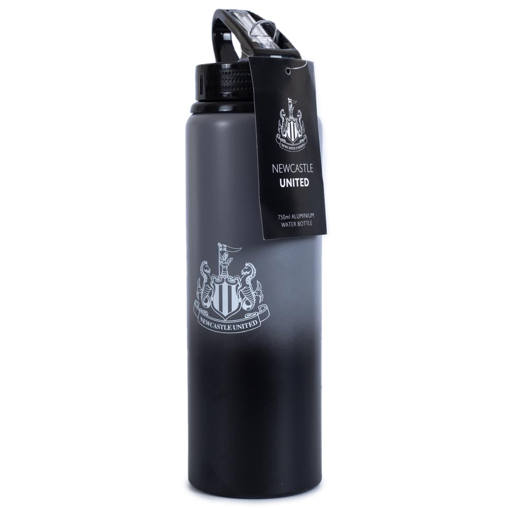 Newcastle United FC Aluminium Drinks Bottle XL LKT Sport Classic grey and black design aluminium drinks bottleFeaturing the Newcastle crest and text in white and goldCanteen quench cap with a closable drinking spoutOfficial licensed productApprox 750ml (2