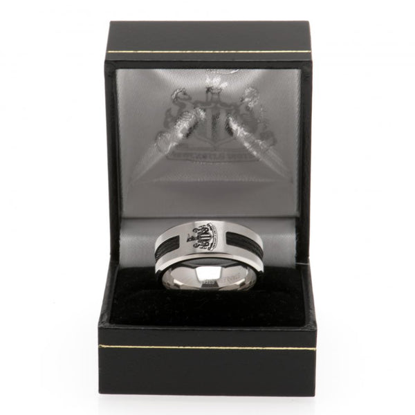 Newcastle United FC Black Inlay Ring Medium LKT Sport Stainless steel ring featuring a black rope insertBrushed satin finish and engraved with the Newcastle crestOfficial licensed productInternal diameter approx 20mmRing size U Rings