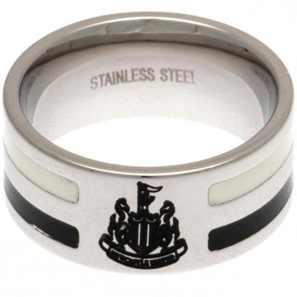 Newcastle United FC Colour Stripe Ring Medium LKT Sport Stainless steel ring featuring black and white colour inserts Chrome finish and engraved with the Newcastle crest Official licensed product Internal diameter approx 20mm Ring size U Presented in a gi