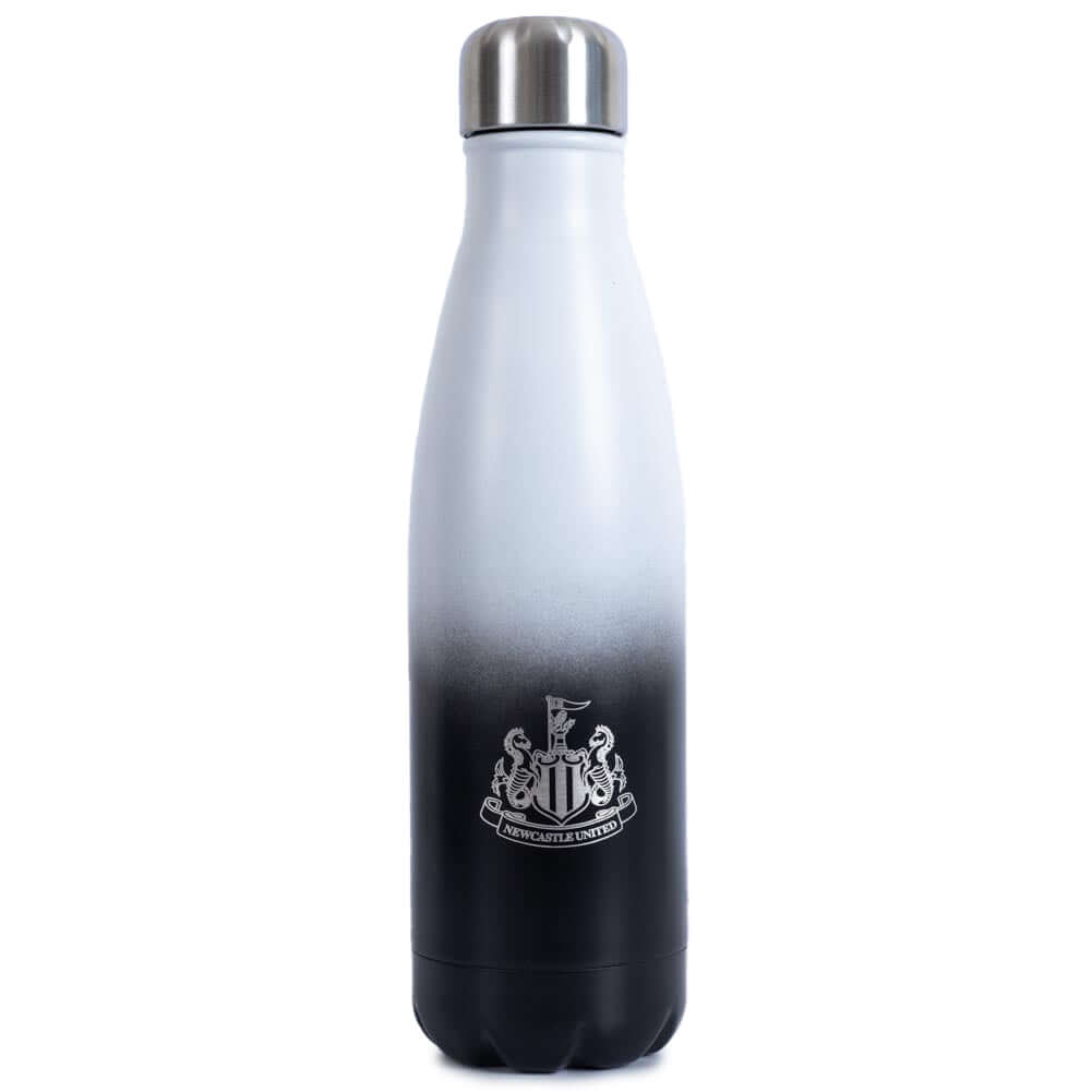 Newcastle United FC Fade Thermal Flask LKT Sport Stainless steel thermal vacuum flaskMaintains the temperature of your drink for up to 24hrsWith a screw top lidBlack and white fade pattern with a Newcastle crest in silverOfficial licensed productApprox 50