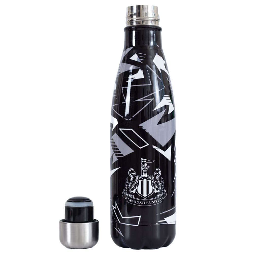 Newcastle United FC Fragment Thermal Flask LKT Sport Stainless steel thermal vacuum flaskMaintains the temperature of your drink for up to 24hrsWith a screw top lidBlack and white fragment pattern with a Newcastle crestOfficial licensed productApprox 500m