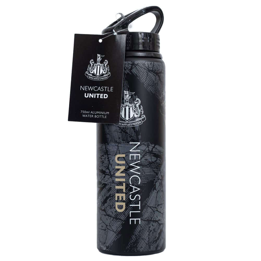 Newcastle United FC HD Printed Aluminium Drinks Bottle LKT Sport Textured HD printed aluminium drinks bottleFeaturing the Newcastle crest and text in white and goldCanteen quench cap with a closable drinking spoutOfficial licensed productApprox 750ml (25o