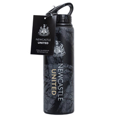 Newcastle United FC HD Printed Aluminium Drinks Bottle LKT Sport Textured HD printed aluminium drinks bottleFeaturing the Newcastle crest and text in white and goldCanteen quench cap with a closable drinking spoutOfficial licensed productApprox 750ml (25o