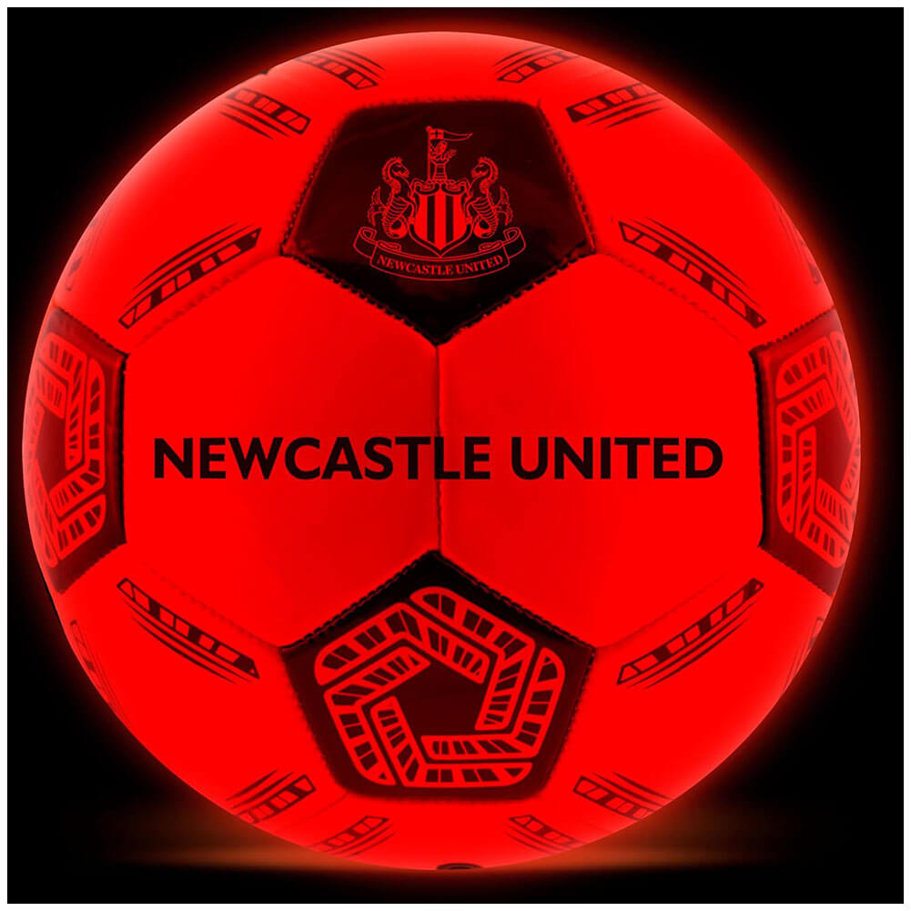Newcastle United FC LED Glow Football LKT Sport Orange LED glow 32 panel footballFeaturing a black crest and Newcastle United text30 hours of continuous light up fun!Bounce activated with auto turn offBatteries included, fill 7.5-8.5 PSI for optimal bounc