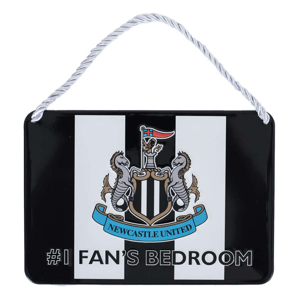 Newcastle United FC No1 Fan Stripe Bedroom Sign LKT Sport Vibrant metal hanging bedroom signWith a large club crest and #1 Fan's Bedroom textComplete with a nylon rope for hangingOfficial licensed productApprox 16cm x 11cm Novelty Signs
