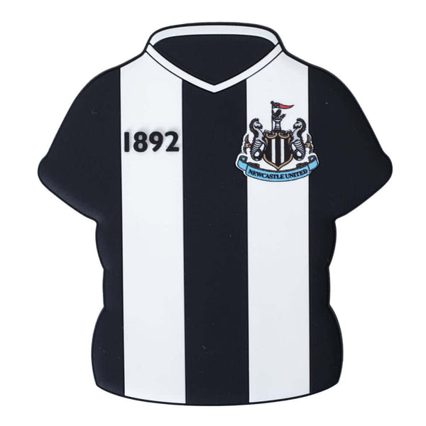 Newcastle United FC PVC Home Kit Fridge Magnet LKT Sport Vibrant raised design magnetFeaturing a Newcastle kit with crest and established datePersonalise your fridge or any metal surfaceOfficial licensed productApprox 9cm x 8cm Refrigerator Magnets