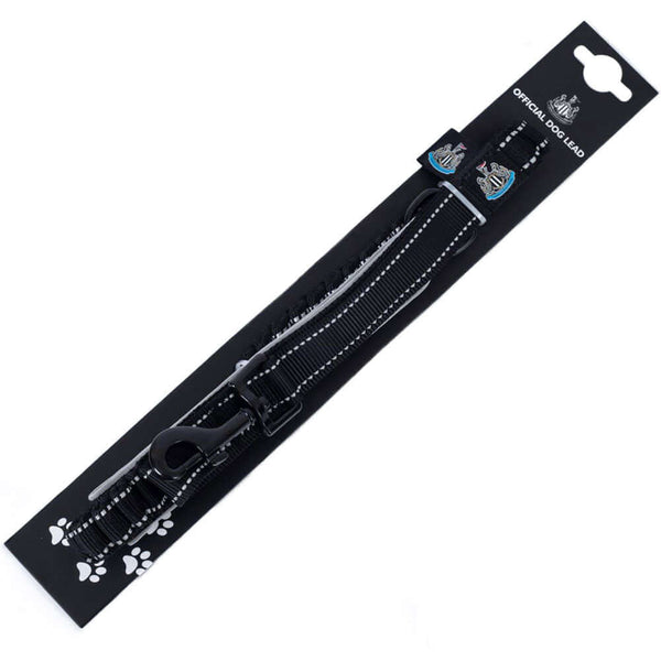 Newcastle United FC Reflective Dog Lead LKT Sport Newcastle United Bungee Dog LeadWith a shock absorbing bungee sectionOfficial licensed product Standard Leashes