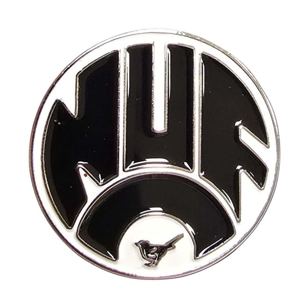 Newcastle United FC Retro 83-88 Crest Keyring & Badge Set LKT Sport Metal keyring with chain and split ring and pin badgeBoth featuring the 1983-1988 Newcastle Club crestMetal alloy with silver style finishOfficial licensed product Keychains