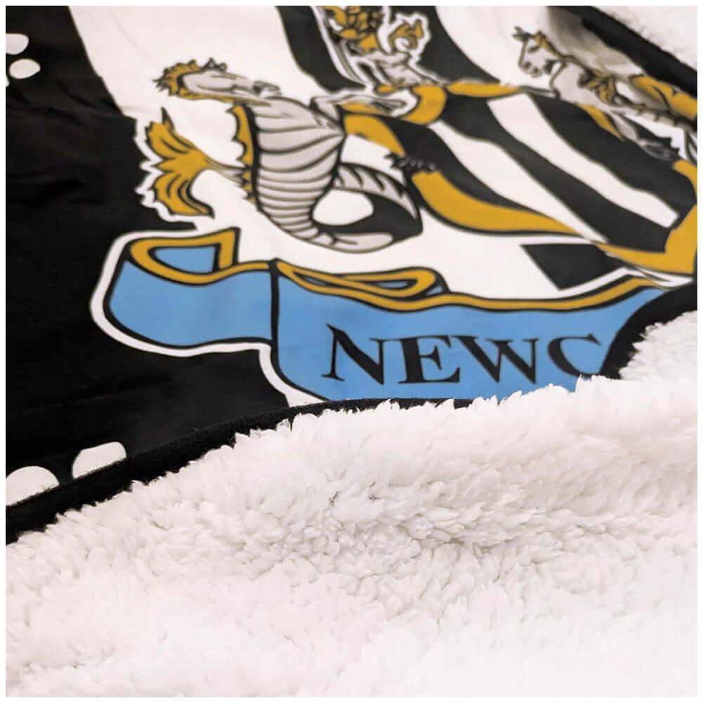 Newcastle United FC Sherpa Pet Blanket LKT Sport Football>Premier League>Newcastle United FC Pet Bed Accessories
