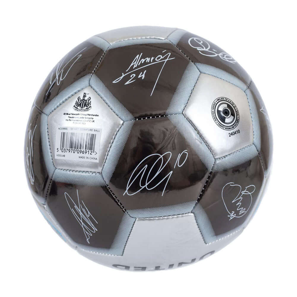 Newcastle United FC Sig 26 Skill Ball LKT Sport High spec 26 panel footballStriking Newcastle United FC branding featuring the Newcastle crest plus official player signature printsSkill practice ball suitable for all agesOfficial licensed productSize 1 fo