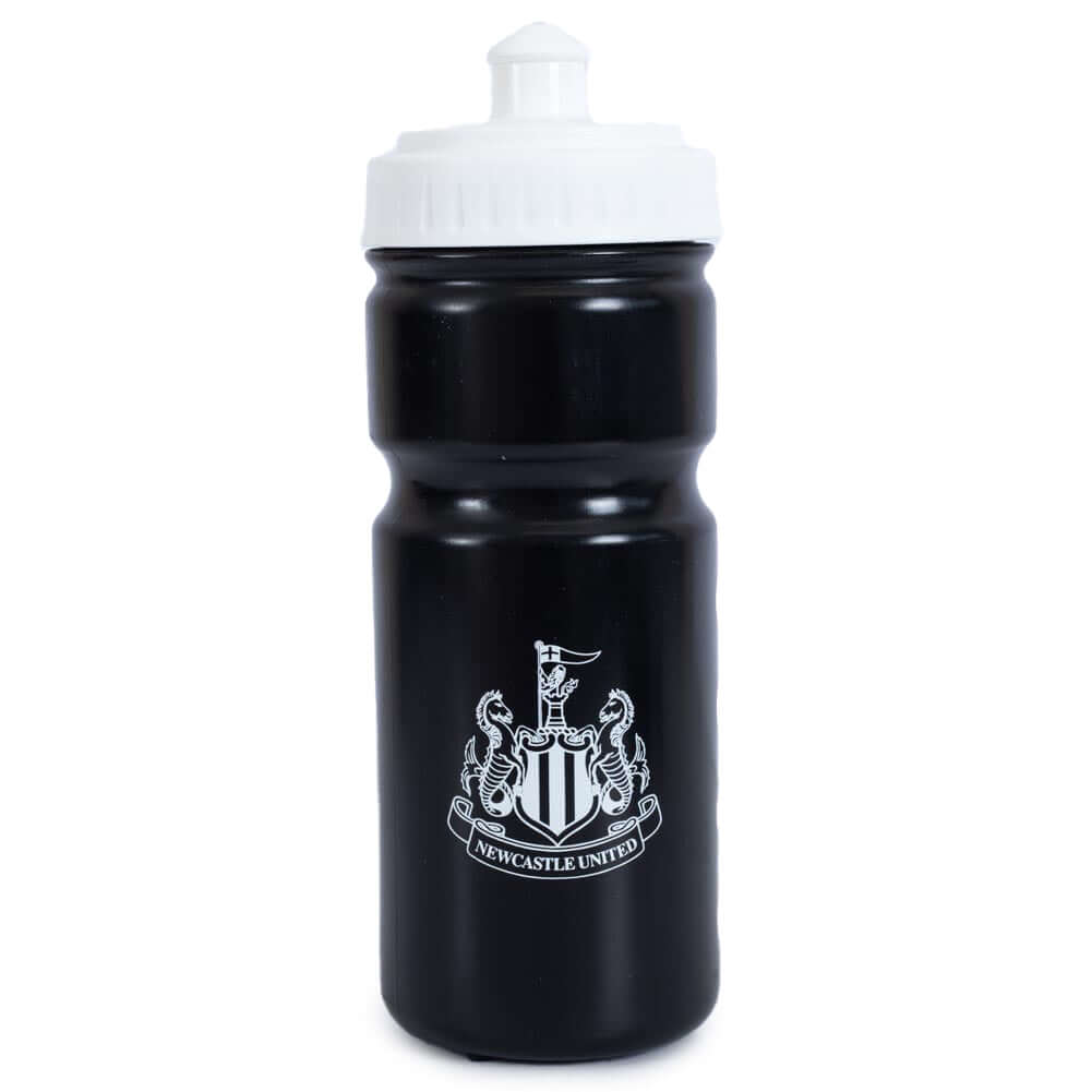 Newcastle United FC Signature Gift Set LKT Sport Signed training equipment gift setContaining a size 5 PVC footballA 500ml water bottleAnd a mini hand pumpOfficial licensed productBottle approx 19cm tall, 8cm in diameter and 500mlPump approx 19cm long, 3c