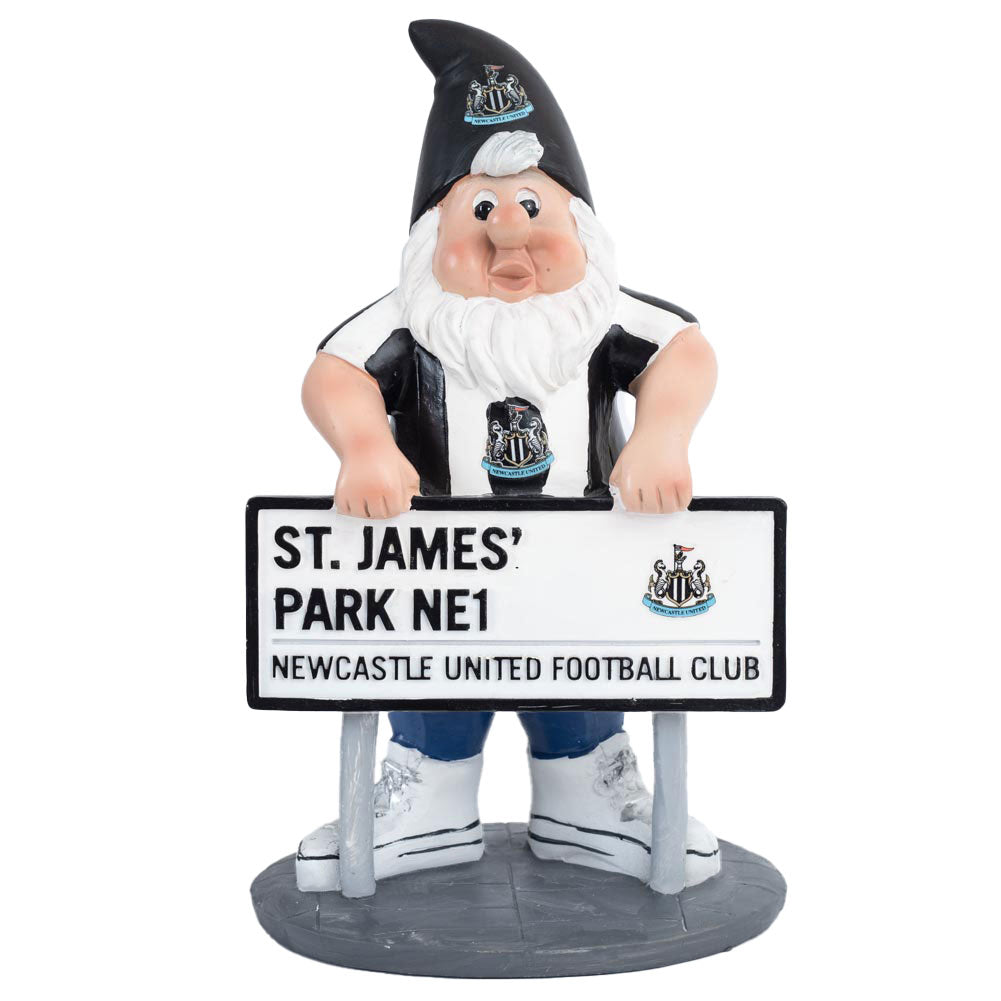 Newcastle United FC Street Sign Gnome LKT Sport Resin garden gnome wearing classic home kit coloursFeaturing the St James' Park street signOfficial Licensed MerchandiseApprox 25cm tall Lawn Ornaments