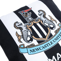  https://imageoffloads.taylorsmerchandise.com/wp-content/uploads/TM-04258-Newcastle-United-FC-Cushion-2.jpg