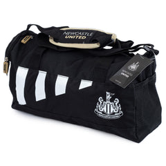  https://imageoffloads.taylorsmerchandise.com/wp-content/uploads/TM-04486-Newcastle-United-FC-Stripe-Duffle-Bag-3.jpg