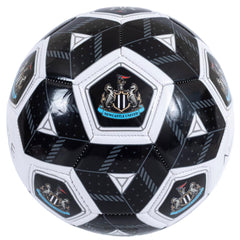  https://imageoffloads.taylorsmerchandise.com/wp-content/uploads/TM-04572-Newcastle-United-FC-Hex-Size-3-Football-1.jpg